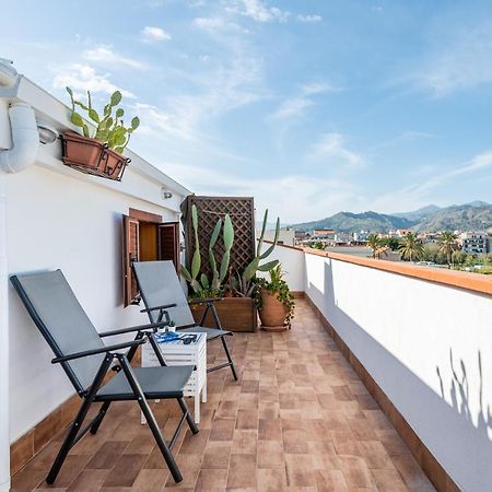 Apartamento Naxos Charming Penthouse With Swimming Pool X6 Giardini-Naxos Exterior foto