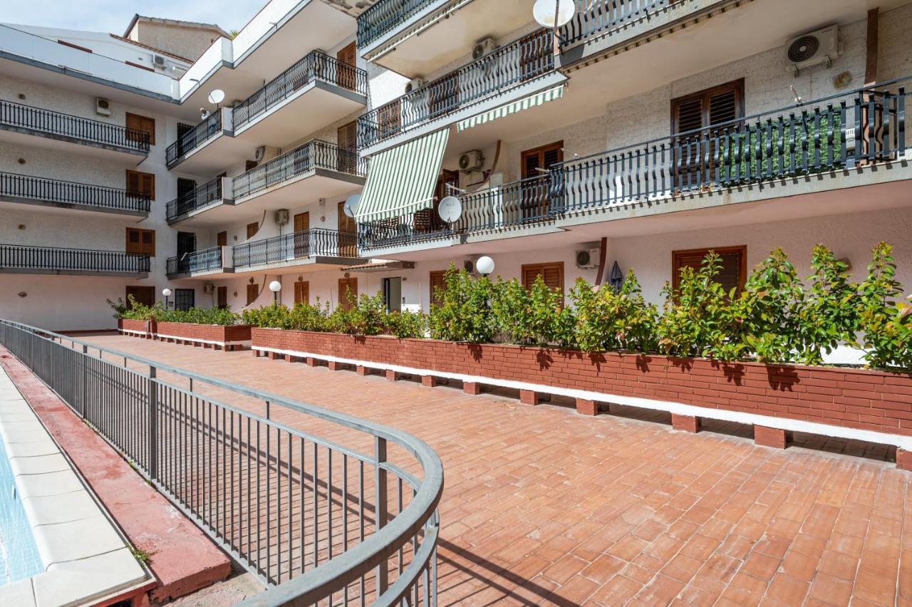 Apartamento Naxos Charming Penthouse With Swimming Pool X6 Giardini-Naxos Exterior foto
